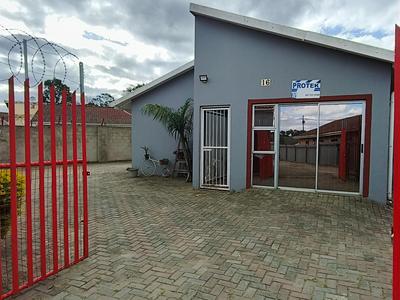 House For Sale in Mthatha Central, Mthatha