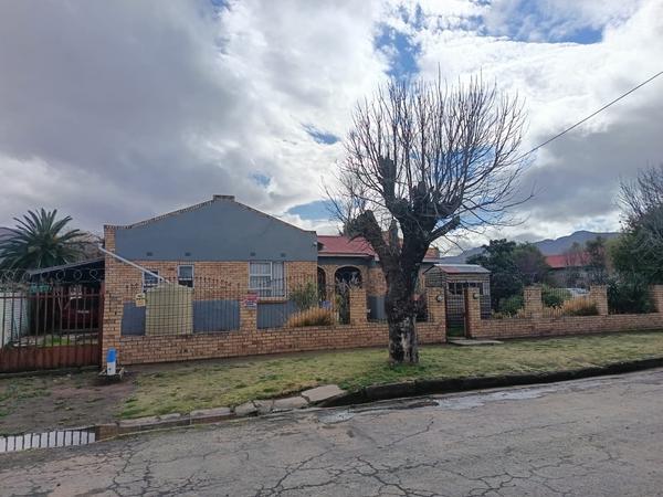 House For Sale in Westbourne, Queenstown